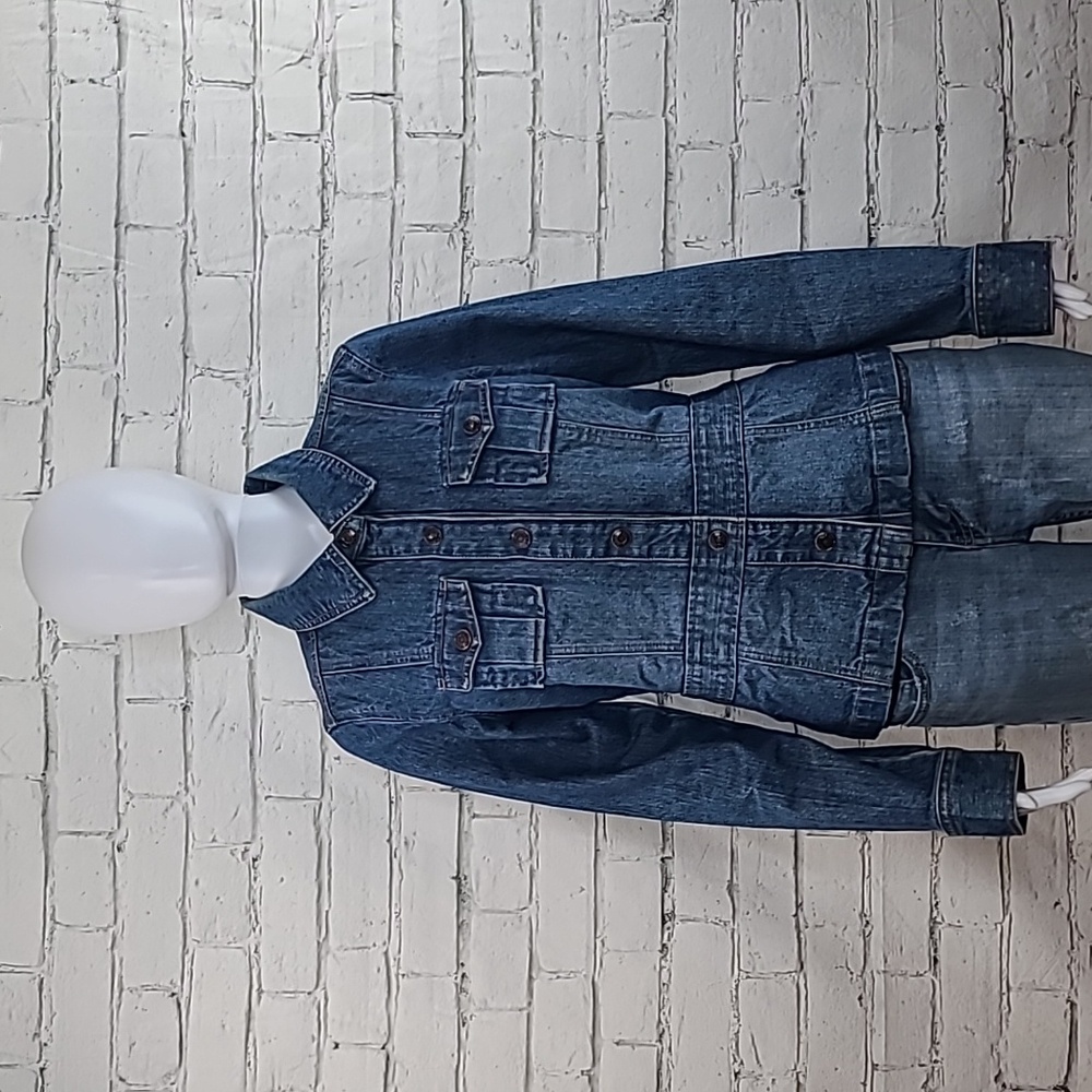 Old Navy Fitted Peplum Long Sleeve Button Down Denim Jacket in Medium Blue Wash